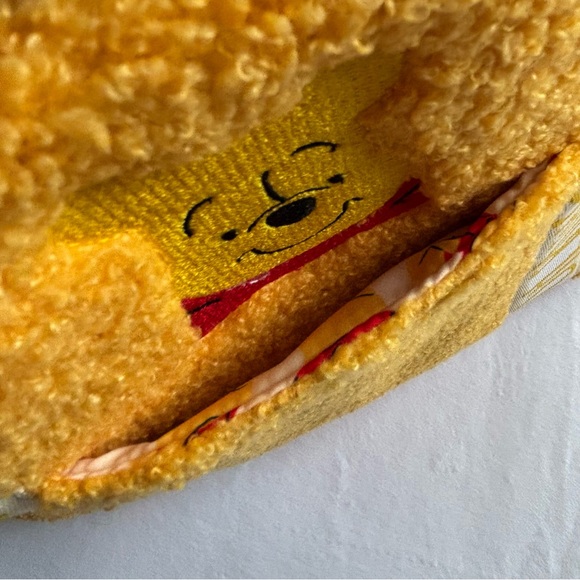 Loungefly Disney Winnie the Pooh Sherpa Zip Tote Bag With Coin Purse NWT - Picture 8 of 16